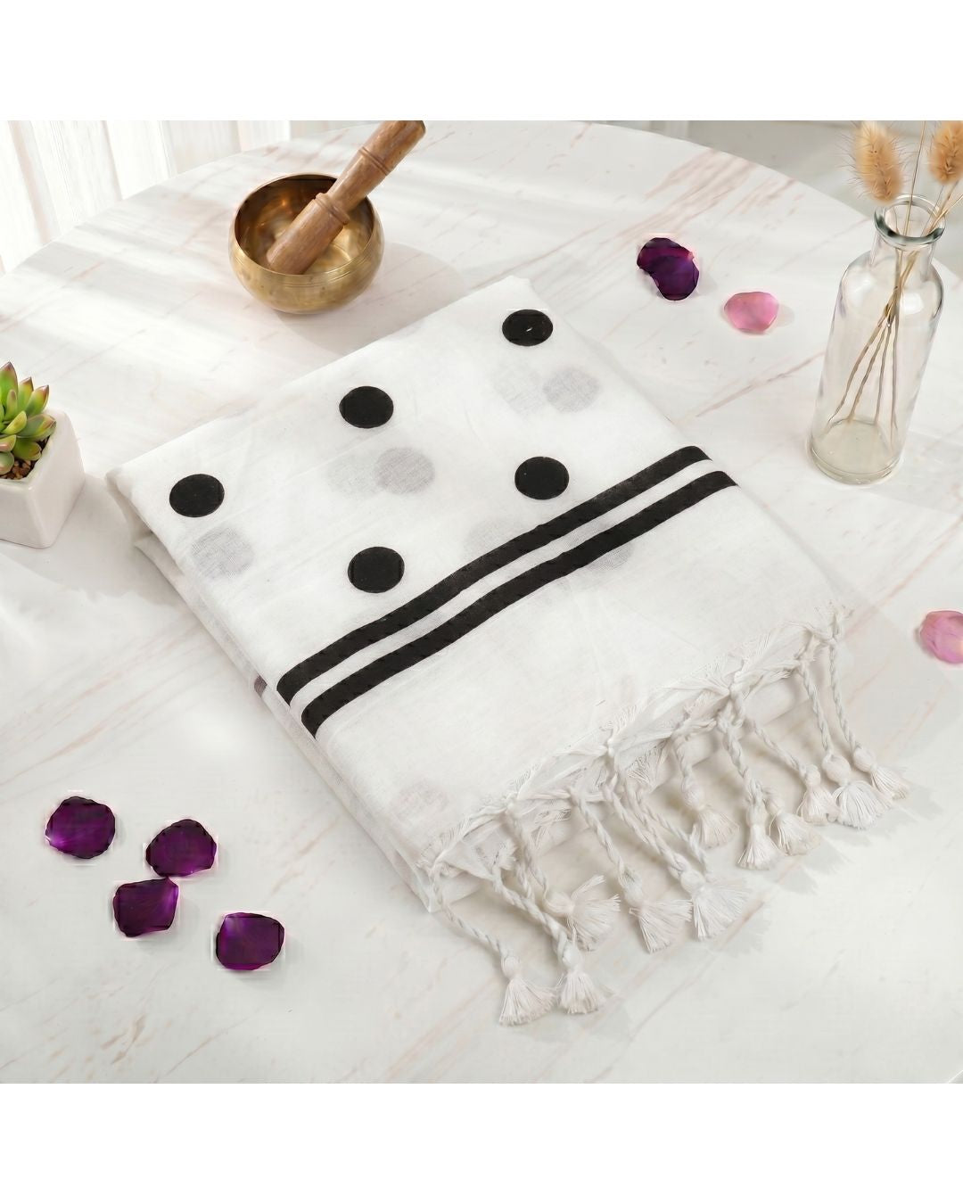 Khadi Ball Print - White (w) Black