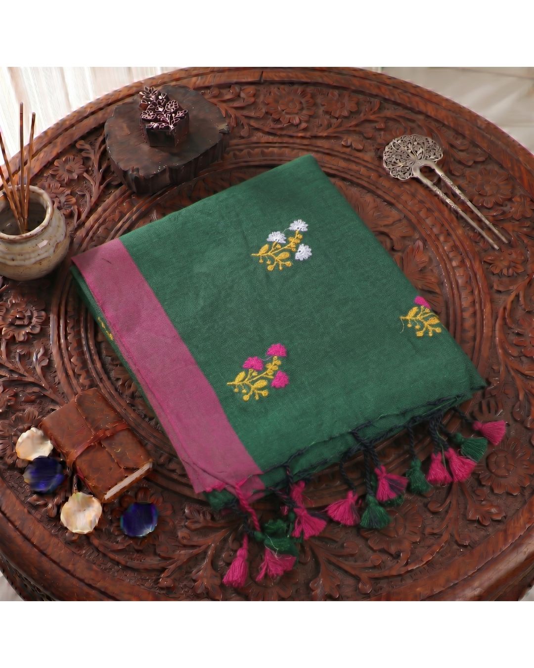 Khadi Boquete Embroidery With Border - Bottle Green