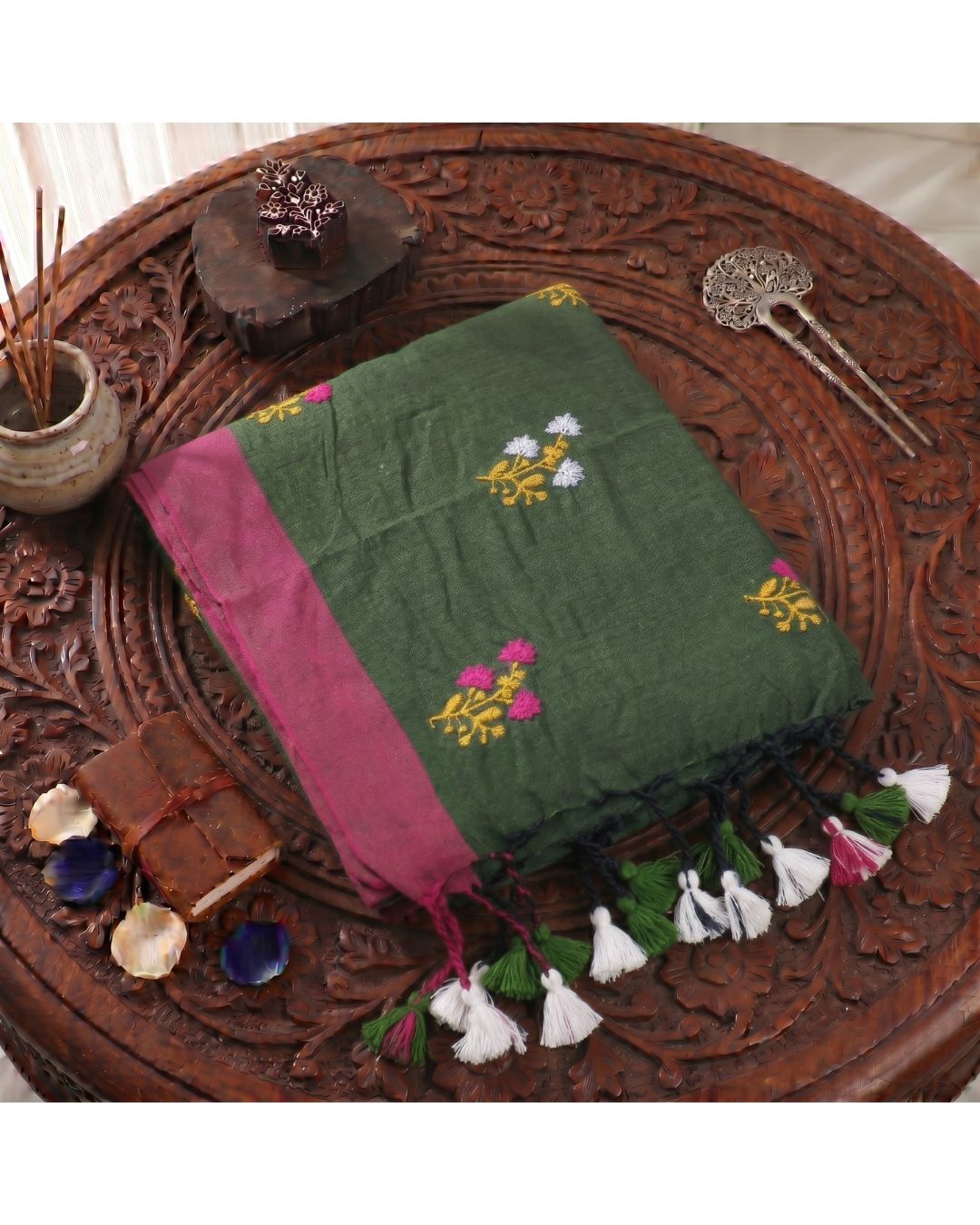 Khadi Boquete Embroidery With Border - Mehandi Green