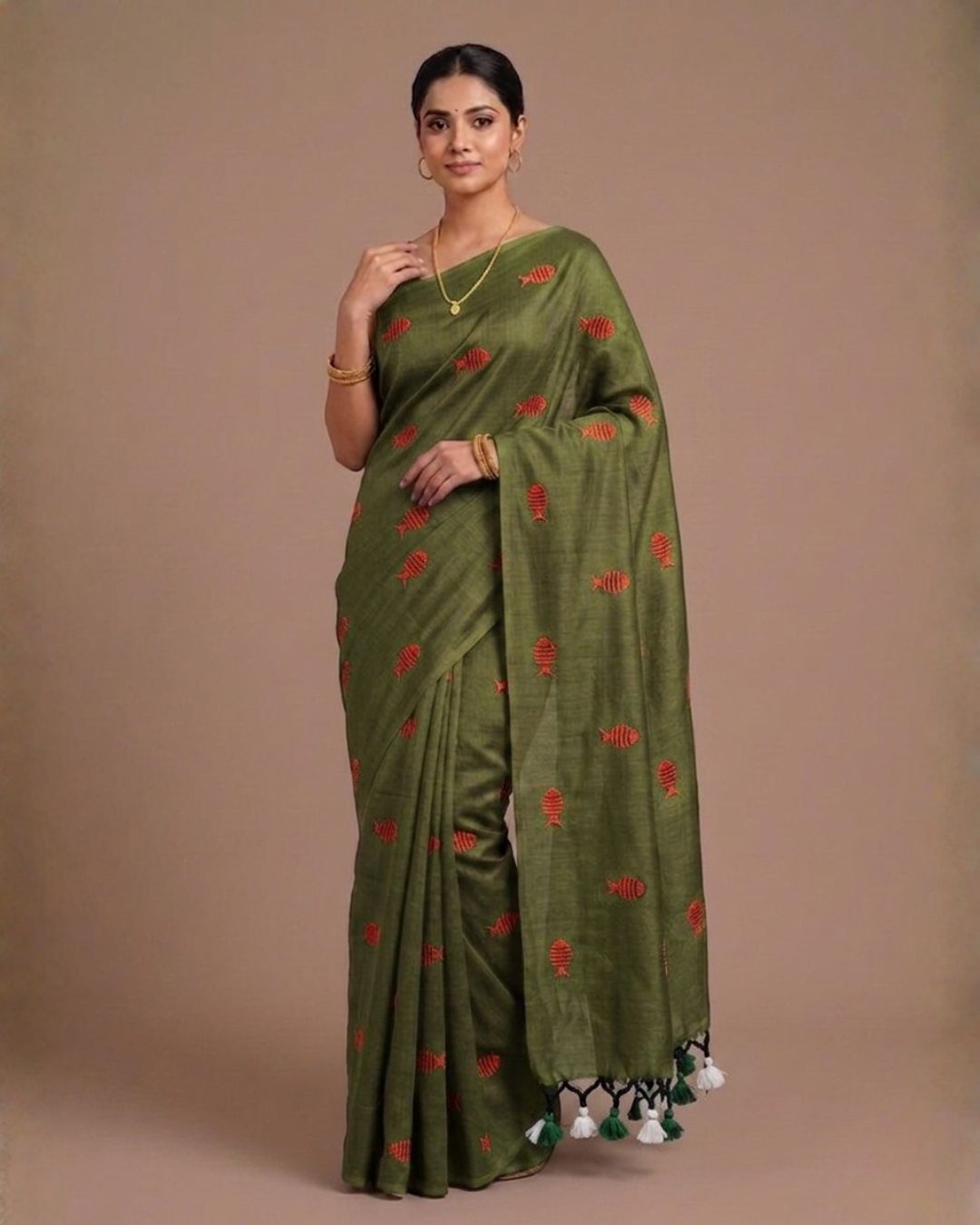 Khadi fish embroidery - Mehandi green (w) red