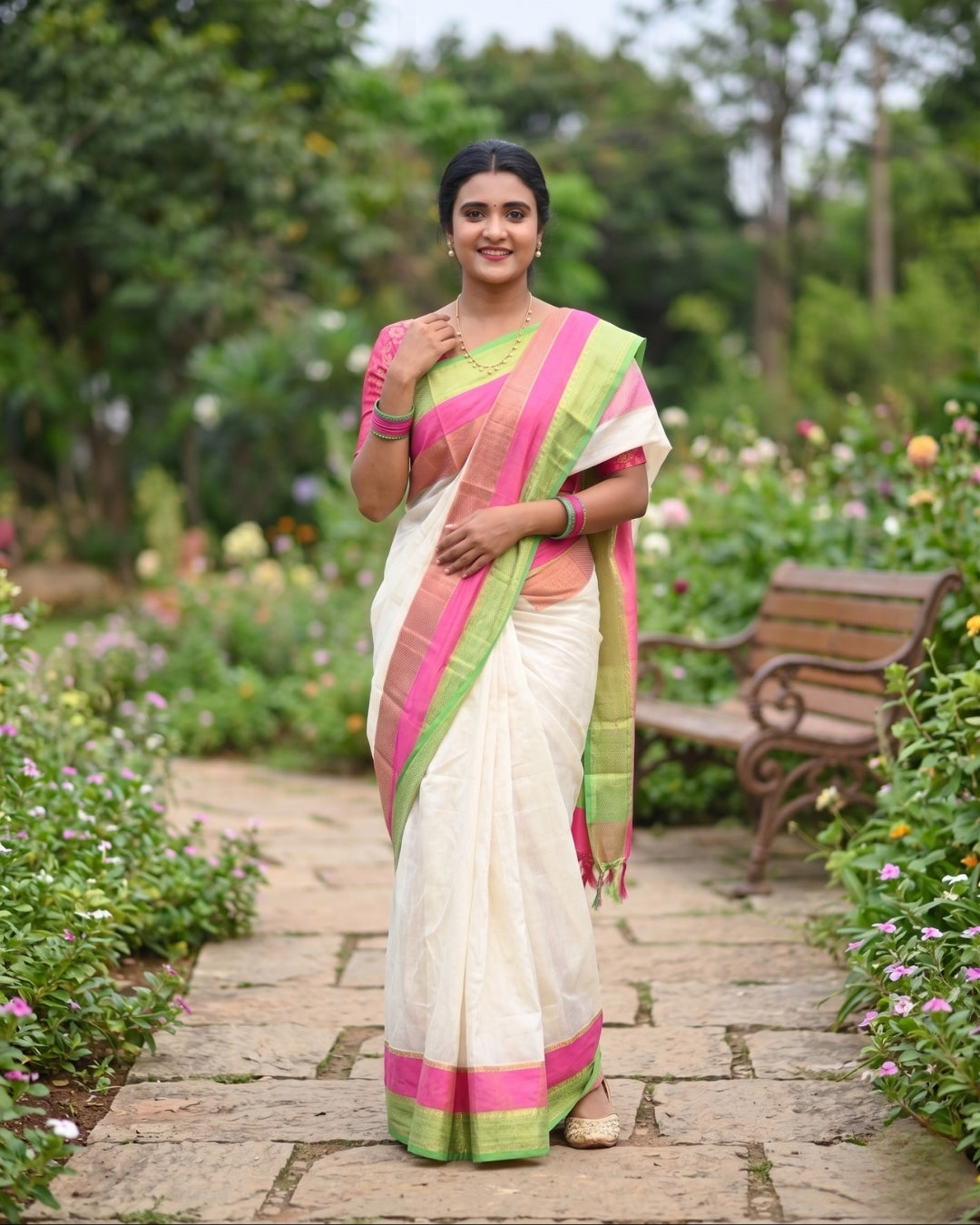 Mul Mul Kanji Big Border - White (w) Pink