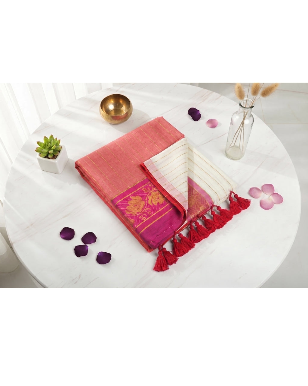 Mul Mul Kanji Border - White (w) Red